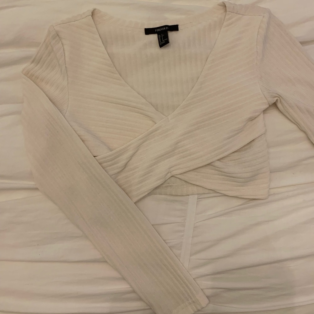 Cropped long sleeve top